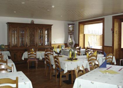 Les Tilleuls Hotel Gorgier Bagian luar foto